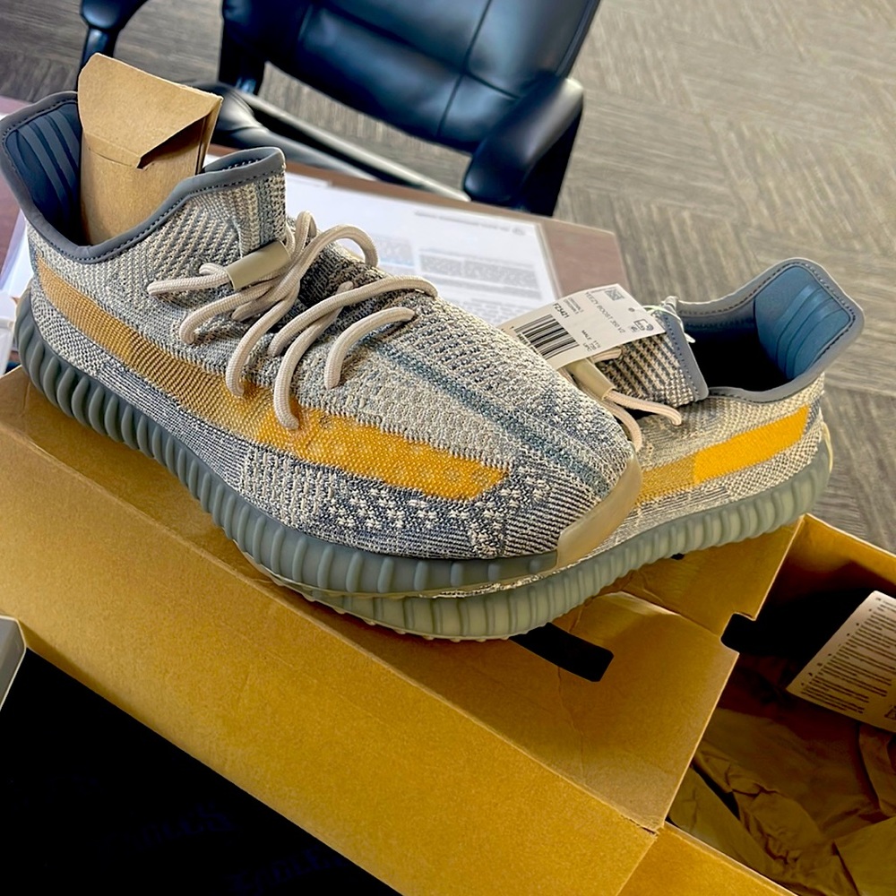 Yeezy Boost 350 V2 Israfi DS box included